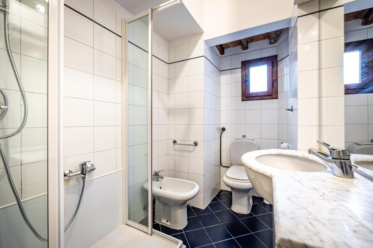 Yid Vellutini Apartment Florenz